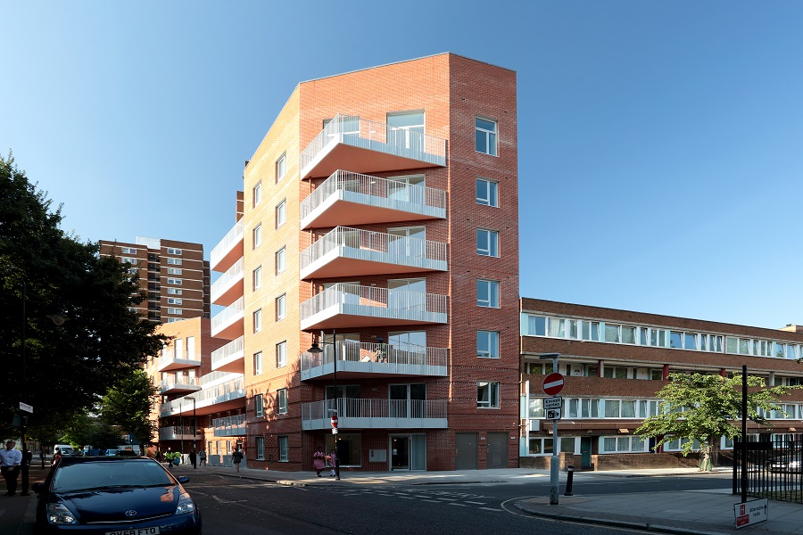 Marklake Court - photo Ray Hardinge