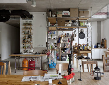 Communal kitchen in a Spreefeld co-op cluster flat - Ute Zscharnt